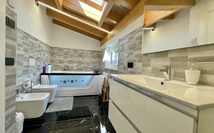 Schlafzimmer mit Balkon